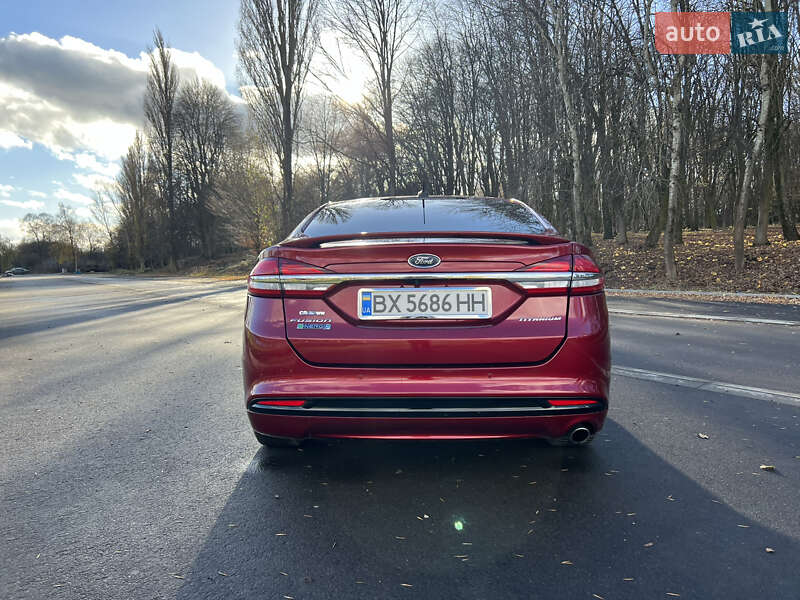 Седан Ford Fusion 2016 в Бурштині