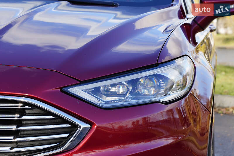 Седан Ford Fusion 2016 в Бурштині