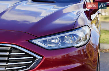 Седан Ford Fusion 2016 в 