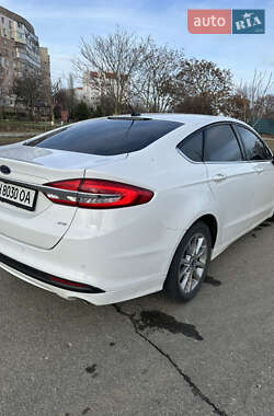 Седан Ford Fusion 2017 в 