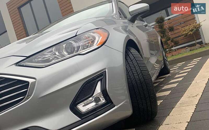 Седан Ford Fusion 2020 в Львові