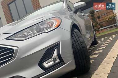 Седан Ford Fusion 2020 в 