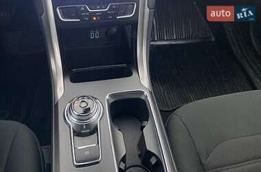 Седан Ford Fusion 2020 в 