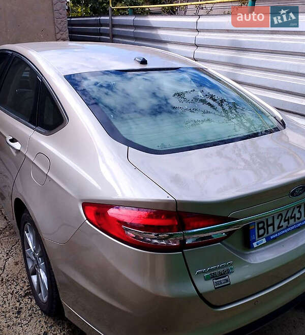 Седан Ford Fusion 2017 в Золочеві