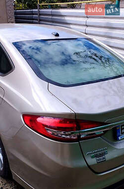 Седан Ford Fusion 2017 в 