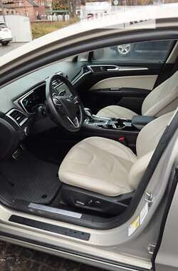 Седан Ford Fusion 2015 в 