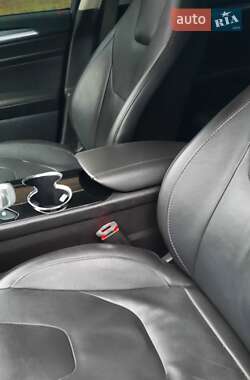 Седан Ford Fusion 2015 в Кривом Роге
