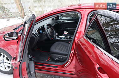 Седан Ford Fusion 2013 в 