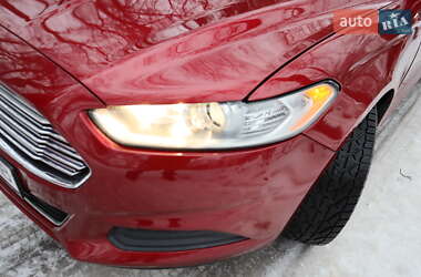 Седан Ford Fusion 2013 в 
