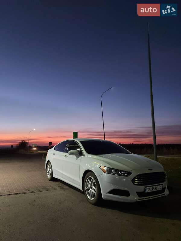 Седан Ford Fusion 2016 в Тальном фото 3 Седан Ford Fusion 2016 в Тальном