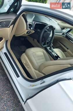 Седан Ford Fusion 2016 в 