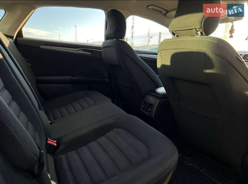 Седан Ford Fusion 2016 в Львові