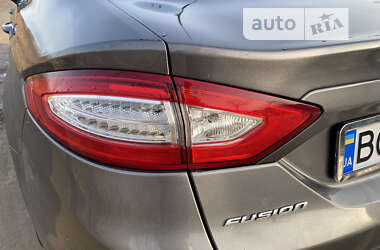 Седан Ford Fusion 2013 в 