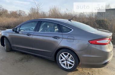 Седан Ford Fusion 2013 в 
