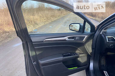 Седан Ford Fusion 2013 в 
