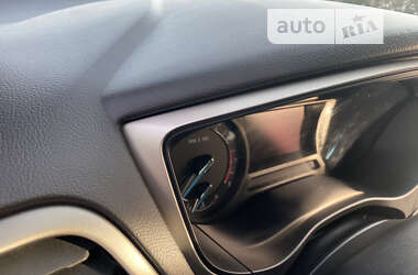 Седан Ford Fusion 2013 в 