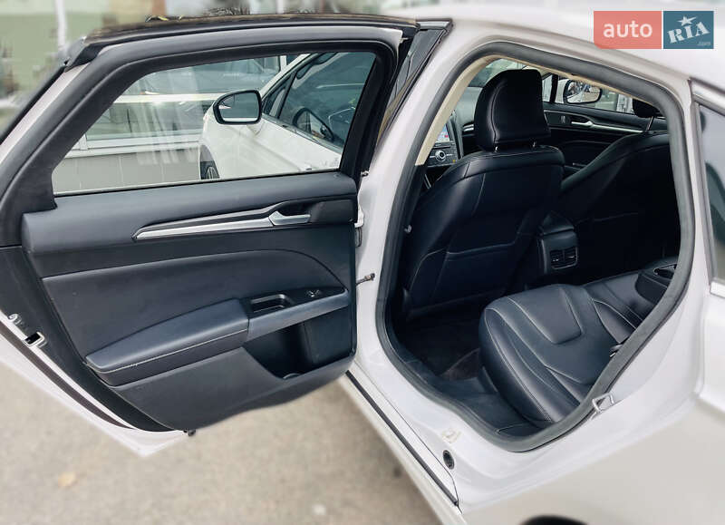 Седан Ford Fusion 2016 в Одесі