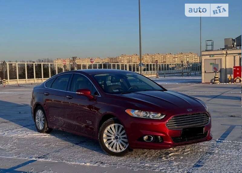 Седан Ford Fusion 2013 в Львові