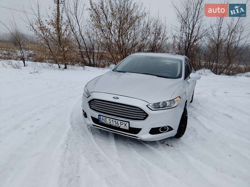 Седан Ford Fusion 2014 в Благовіщенську