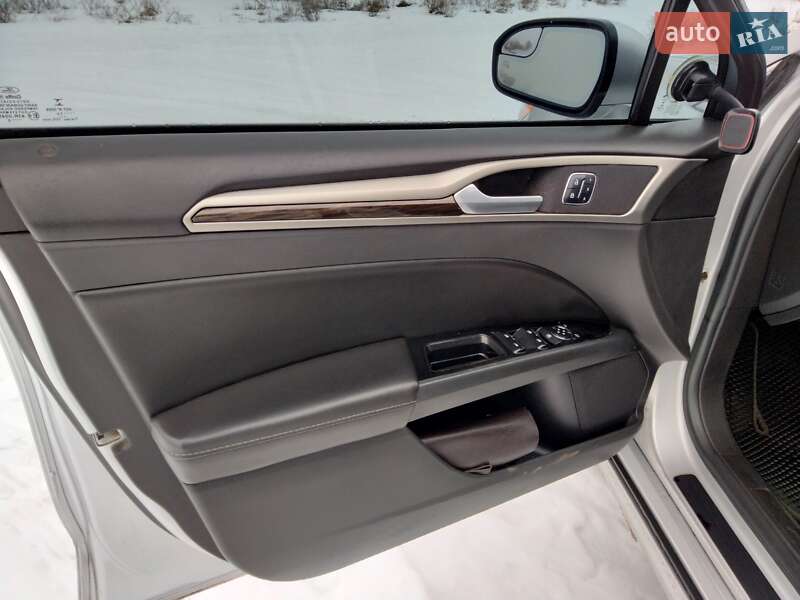 Седан Ford Fusion 2014 в Благовіщенську