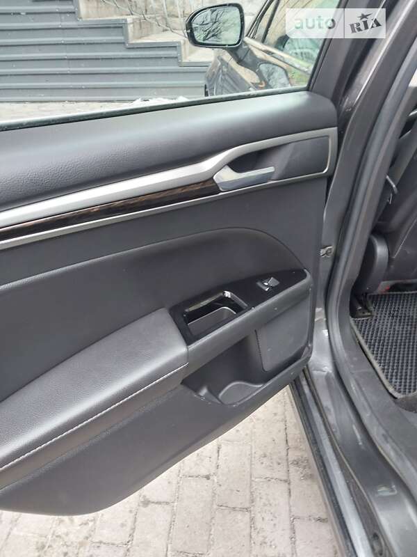 Седан Ford Fusion 2015 в Павлограде