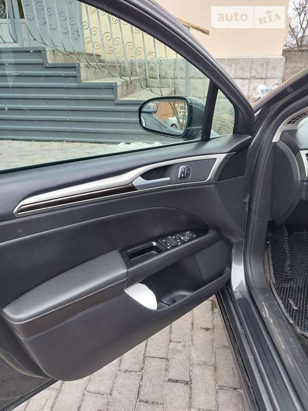 Седан Ford Fusion 2015 в Павлограде