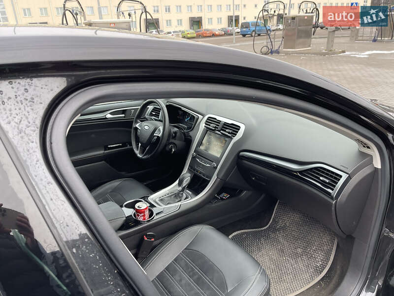 Седан Ford Fusion 2014 в Вишневому