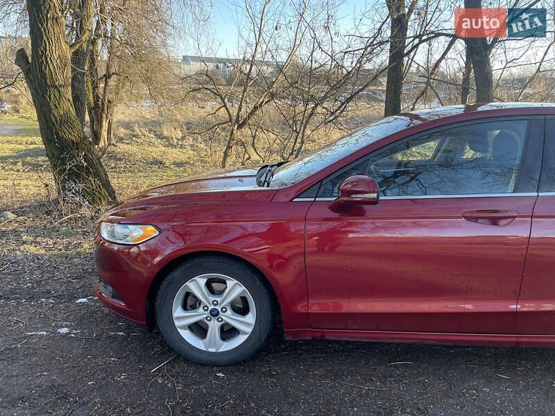 Седан Ford Fusion 2013 в Рівному