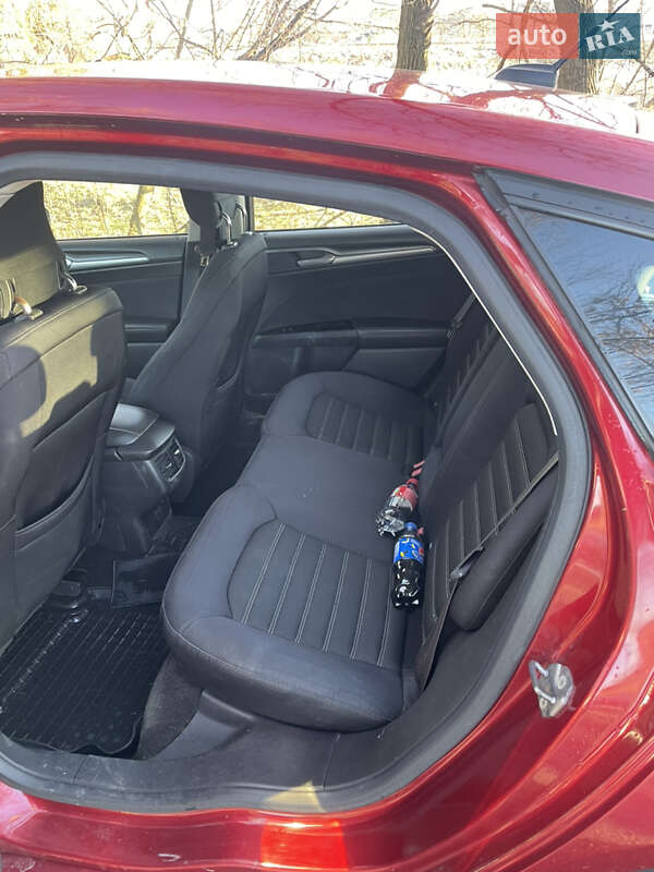 Седан Ford Fusion 2013 в Рівному