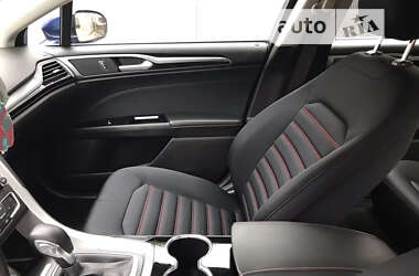 Седан Ford Fusion 2015 в 