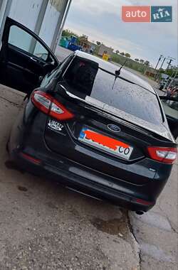 Седан Ford Fusion 2013 в 