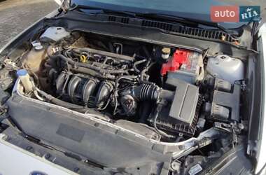 Седан Ford Fusion 2012 в 