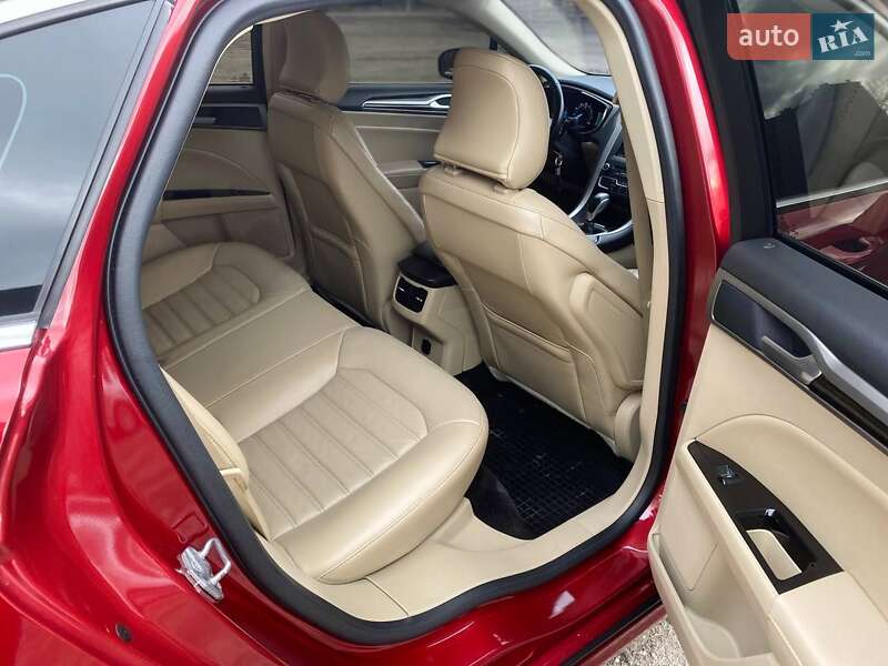 Седан Ford Fusion 2015 в Івано-Франківську
