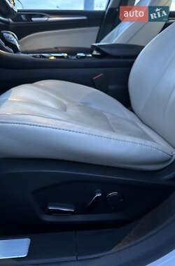 Седан Ford Fusion 2013 в 