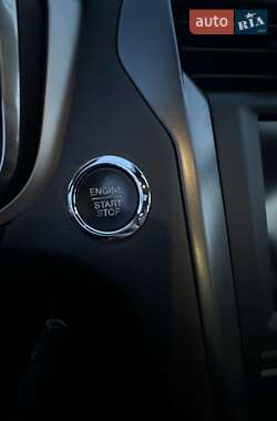 Седан Ford Fusion 2013 в 