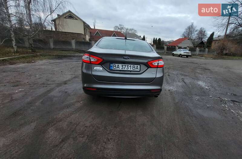 Седан Ford Fusion 2013 в Олександрії