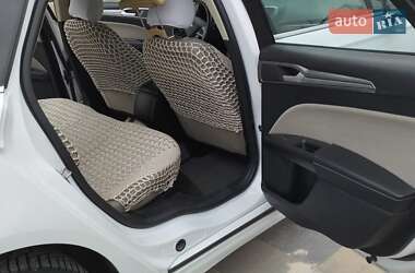 Седан Ford Fusion 2019 в 