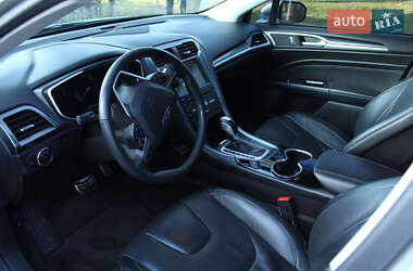 Седан Ford Fusion 2015 в 