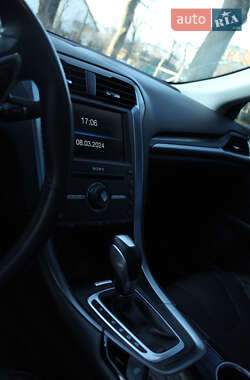 Седан Ford Fusion 2015 в 