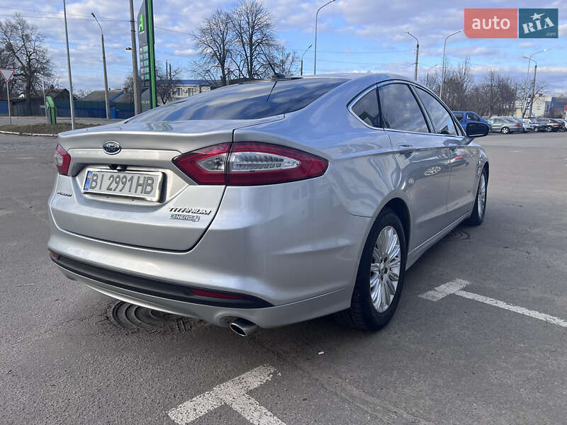 Седан Ford Fusion 2013 в Полтаві