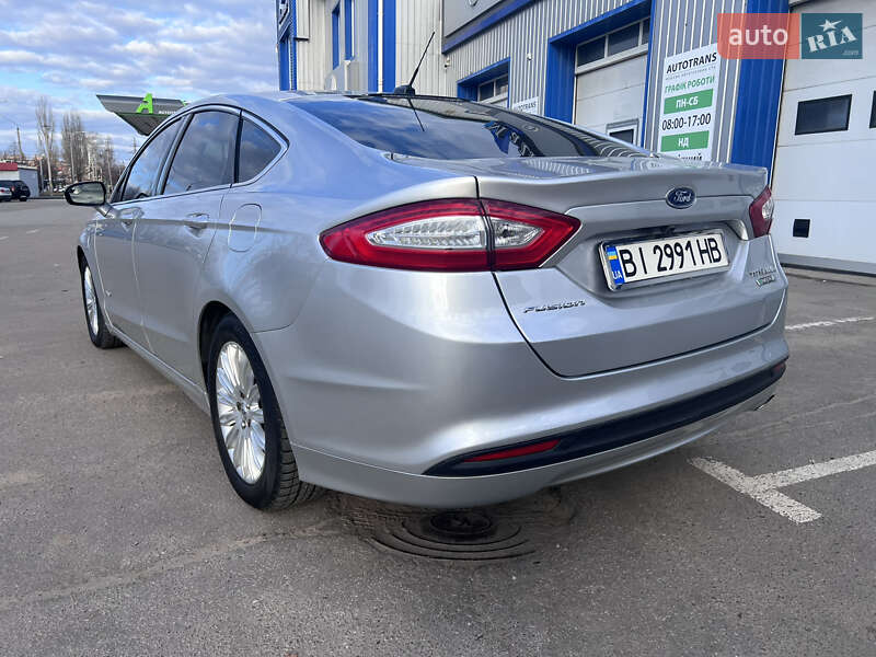 Седан Ford Fusion 2013 в Полтаві