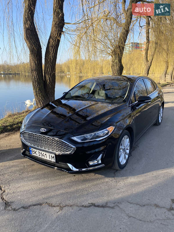 Ford Fusion 2019