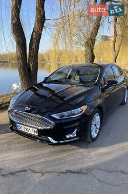 Седан Ford Fusion 2019 в 