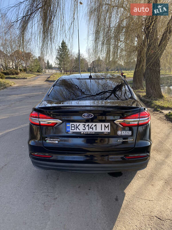 Седан Ford Fusion 2019 в Ровно