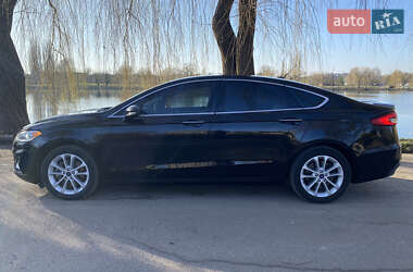 Седан Ford Fusion 2019 в Ровно