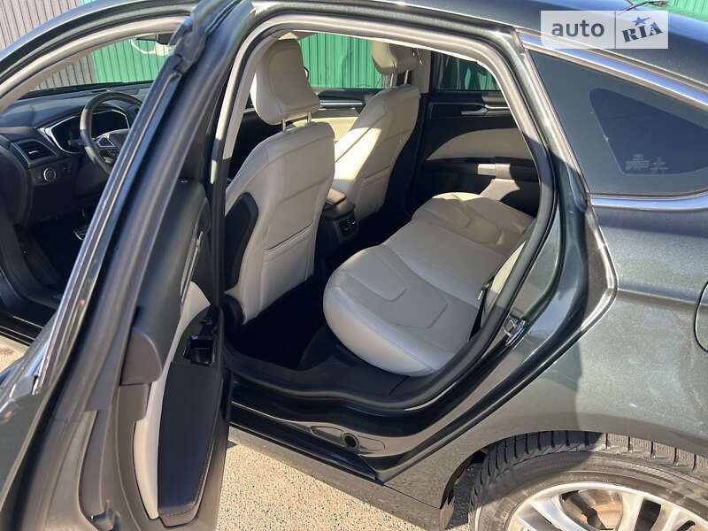 Седан Ford Fusion 2015 в Києві