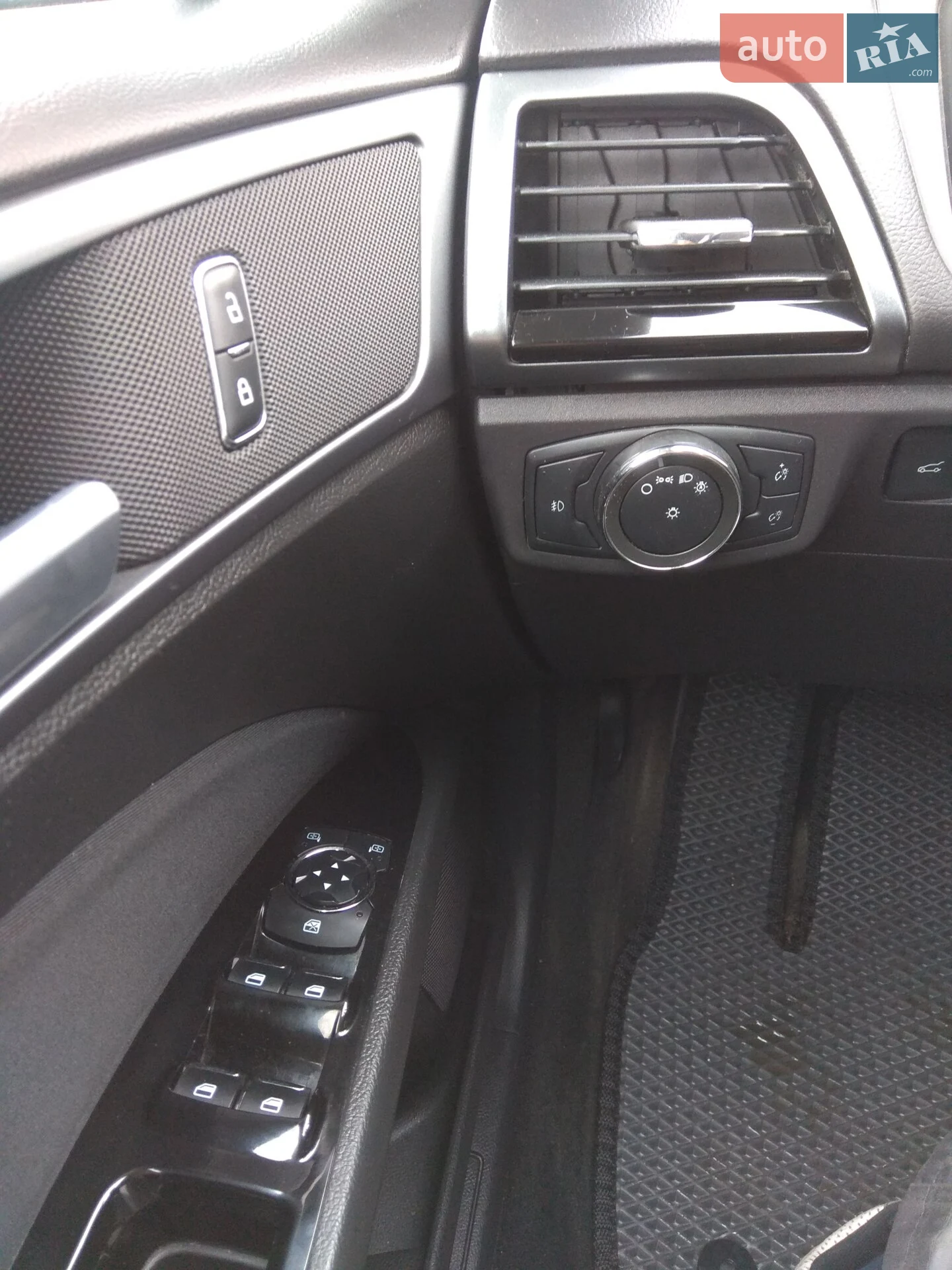 2013 Ford Fusion - мініатюра 19