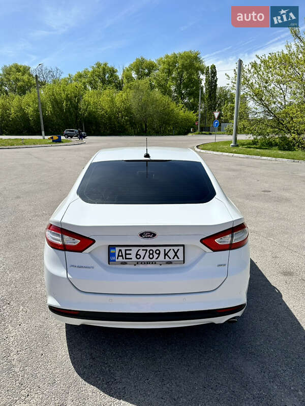 Седан Ford Fusion 2016 в Ужгороде