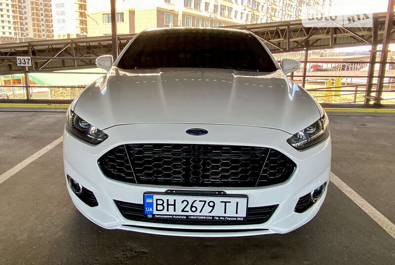 Седан Ford Fusion 2014 в Одесі