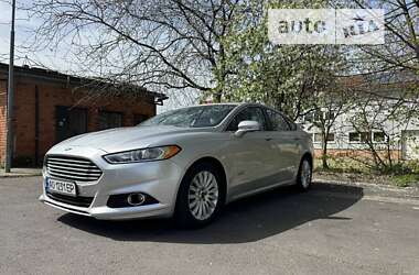 Седан Ford Fusion 2014 в Ужгороде